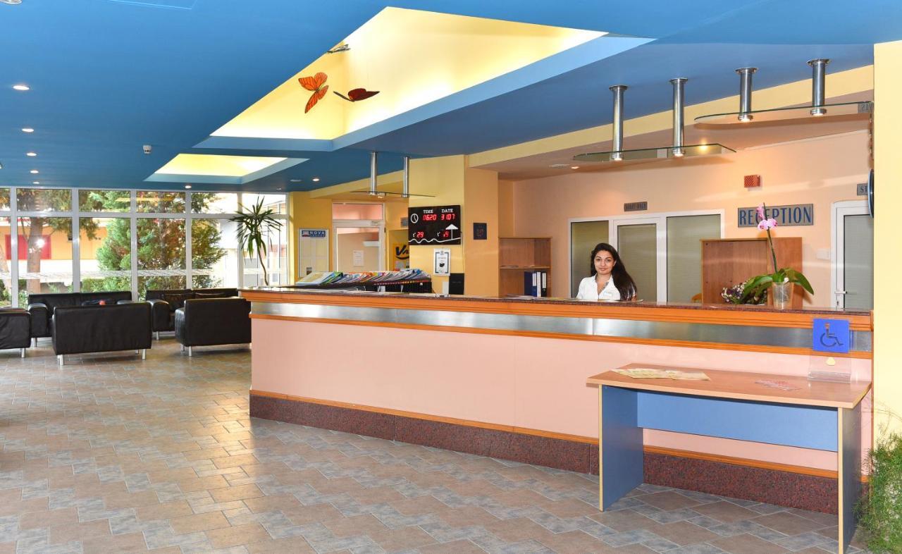 Hotel Oasis アルベナ エクステリア 写真